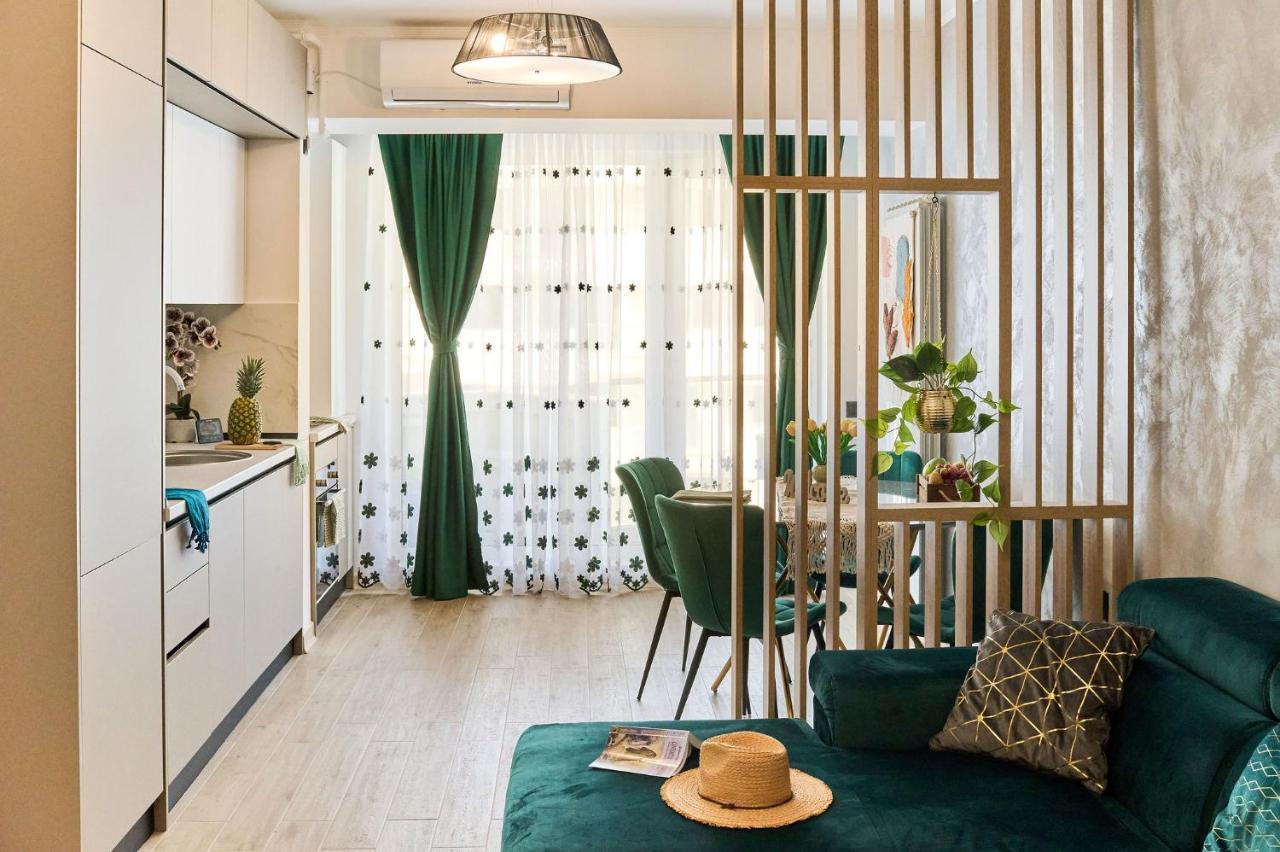 Ademar Luxury Apartment- Spa&Pool Beach Resort Mamaia Exterior photo