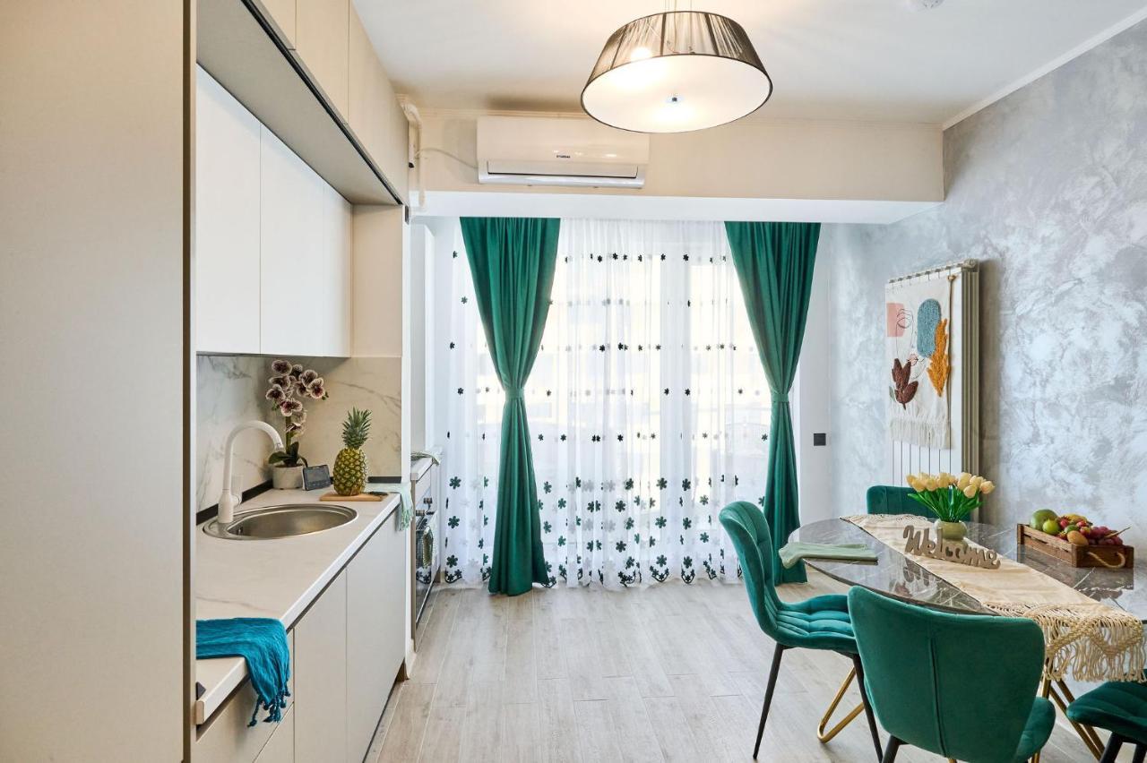 Ademar Luxury Apartment- Spa&Pool Beach Resort Mamaia Exterior photo